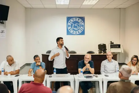 Benedito Furtado participa de encontro com representantes sindicais e moradores.